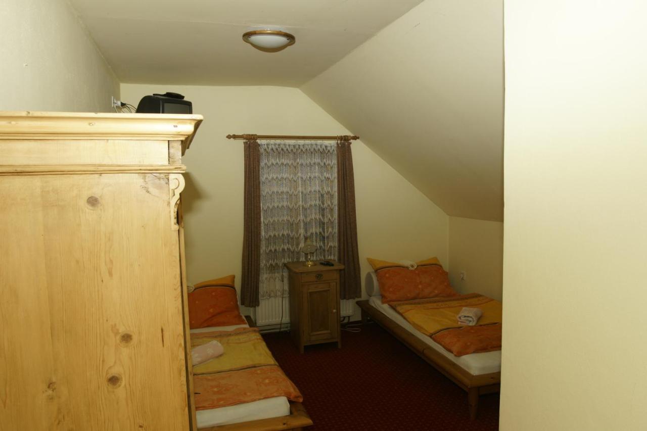 Hotel U Zlateho Andela Παρντούμπιτσε Δωμάτιο φωτογραφία