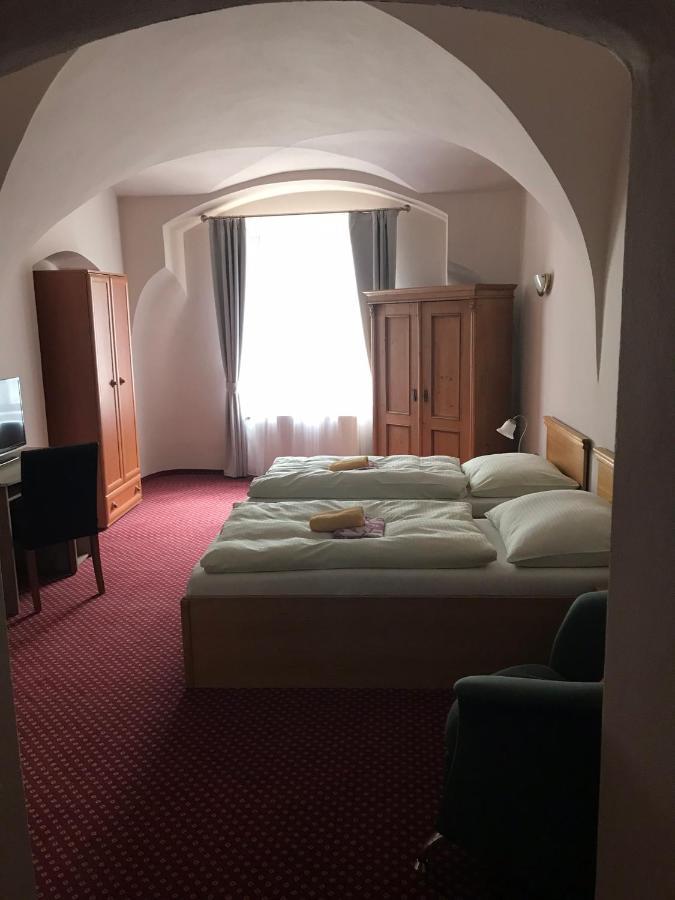 Hotel U Zlateho Andela Παρντούμπιτσε Εξωτερικό φωτογραφία