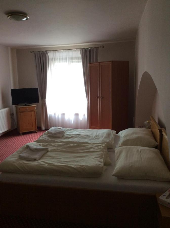Hotel U Zlateho Andela Παρντούμπιτσε Εξωτερικό φωτογραφία